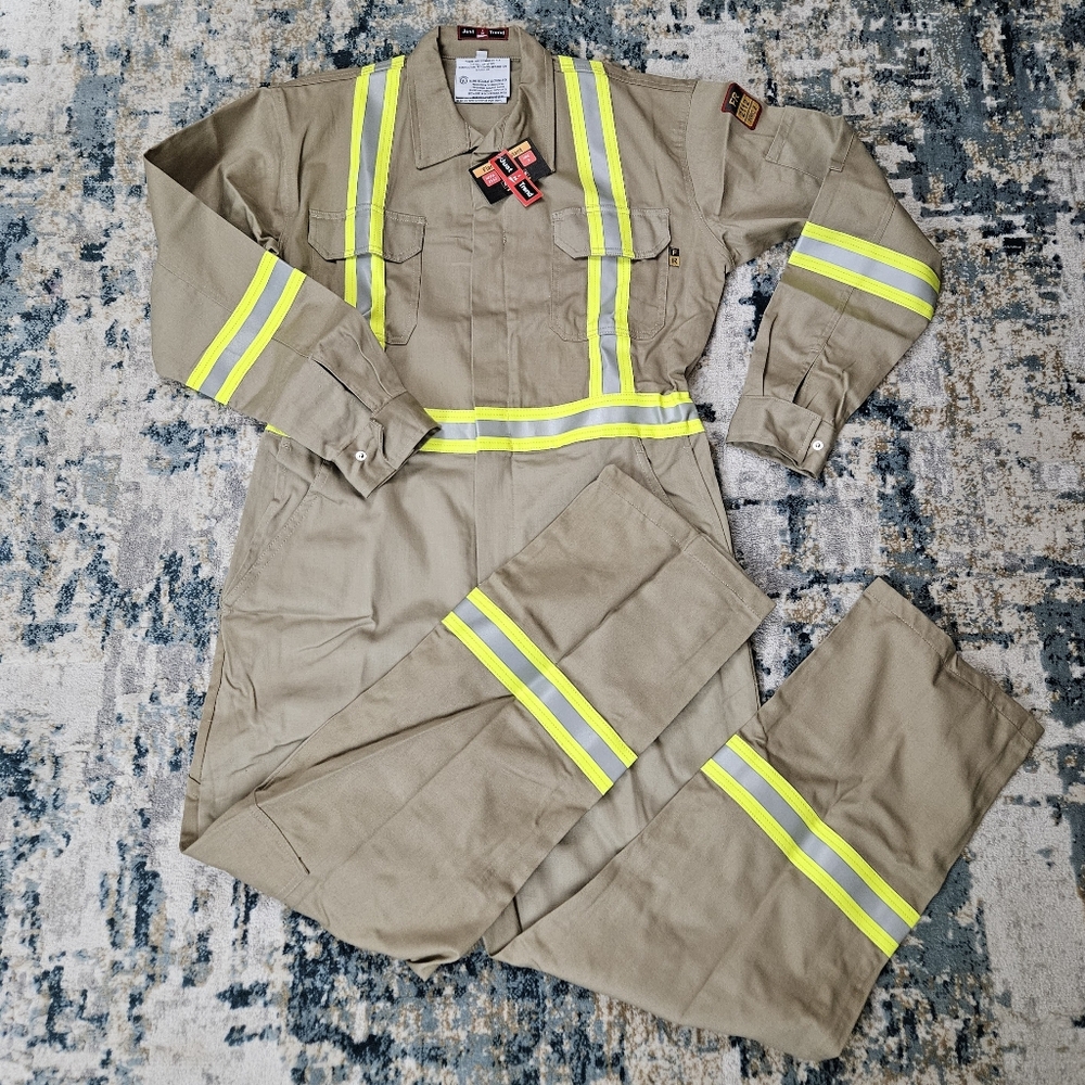 Flame Resistant FR High Visibility Hi Vis Coverall Medium M Khaki Brand New